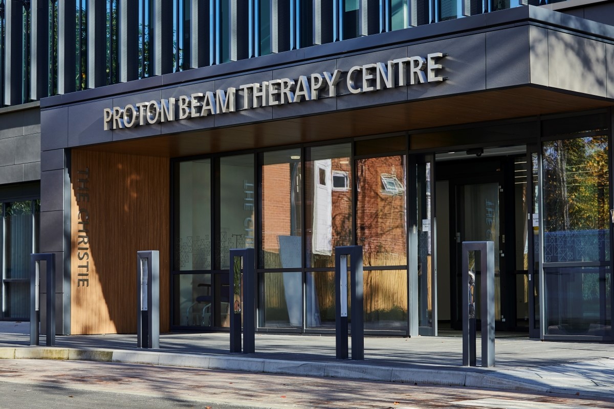 НСЗ Великобритании теперь предоставляет лечение протонами в больнице Кристи в Манчестере.